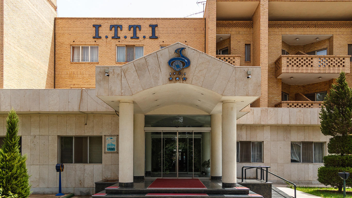 هتل جهانگردی یزد نمای بیرونی